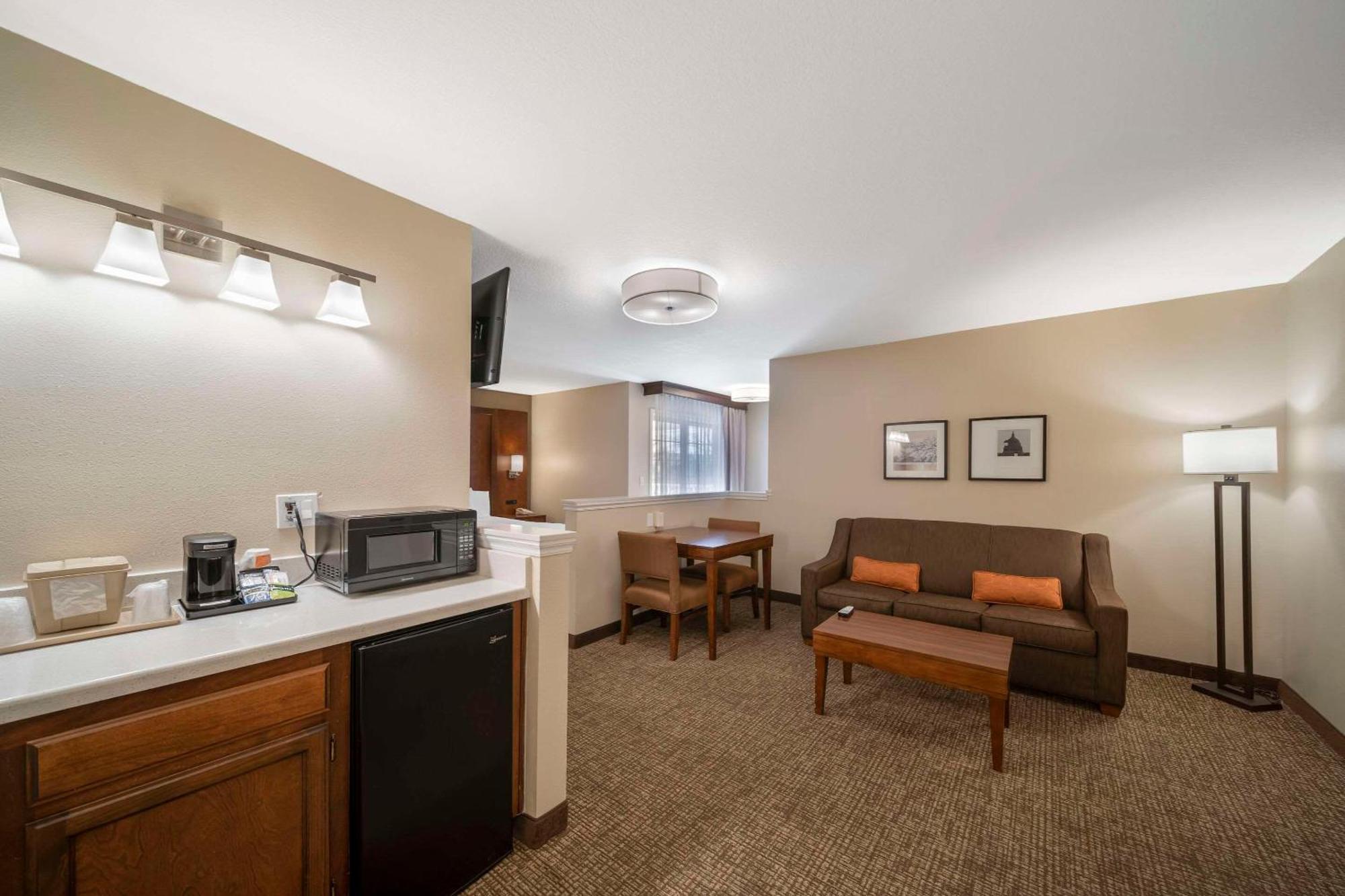 Comfort Suites Red Bluff Near I-5 المظهر الخارجي الصورة