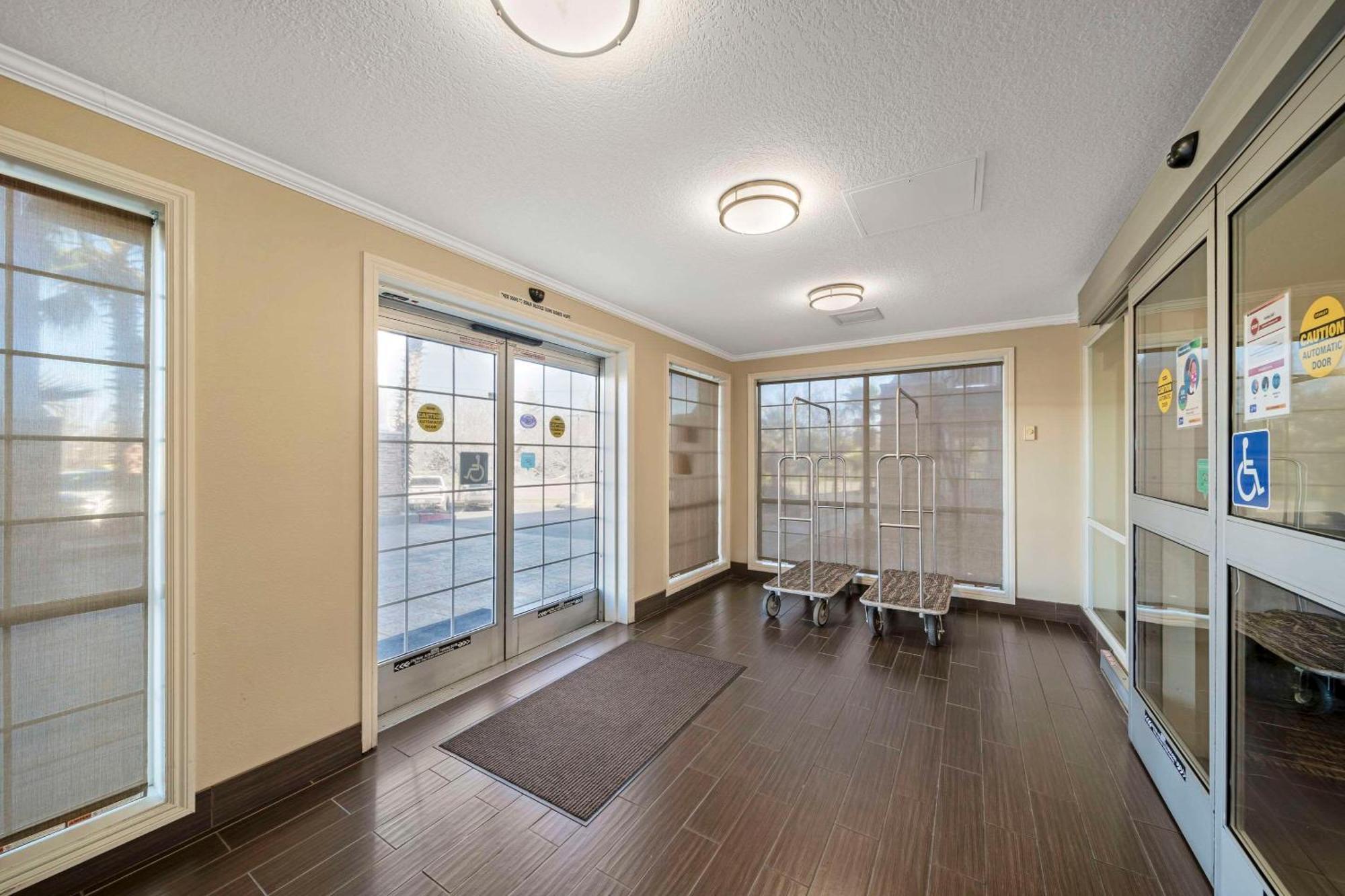 Comfort Suites Red Bluff Near I-5 المظهر الخارجي الصورة